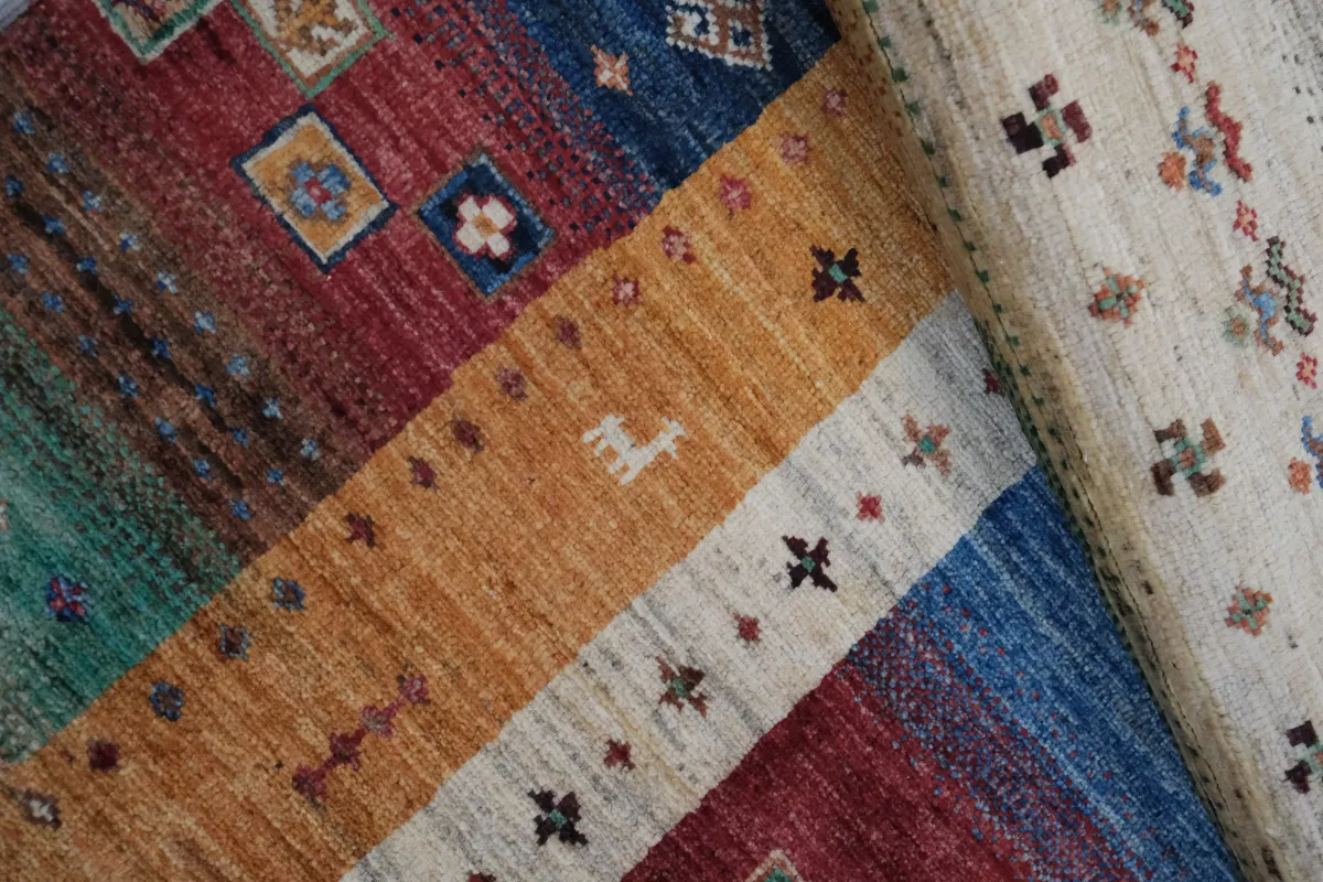 Afgan Halı  %100 Saf Yün  2.01x.1.53= 3.07m2  35x40 ilmek