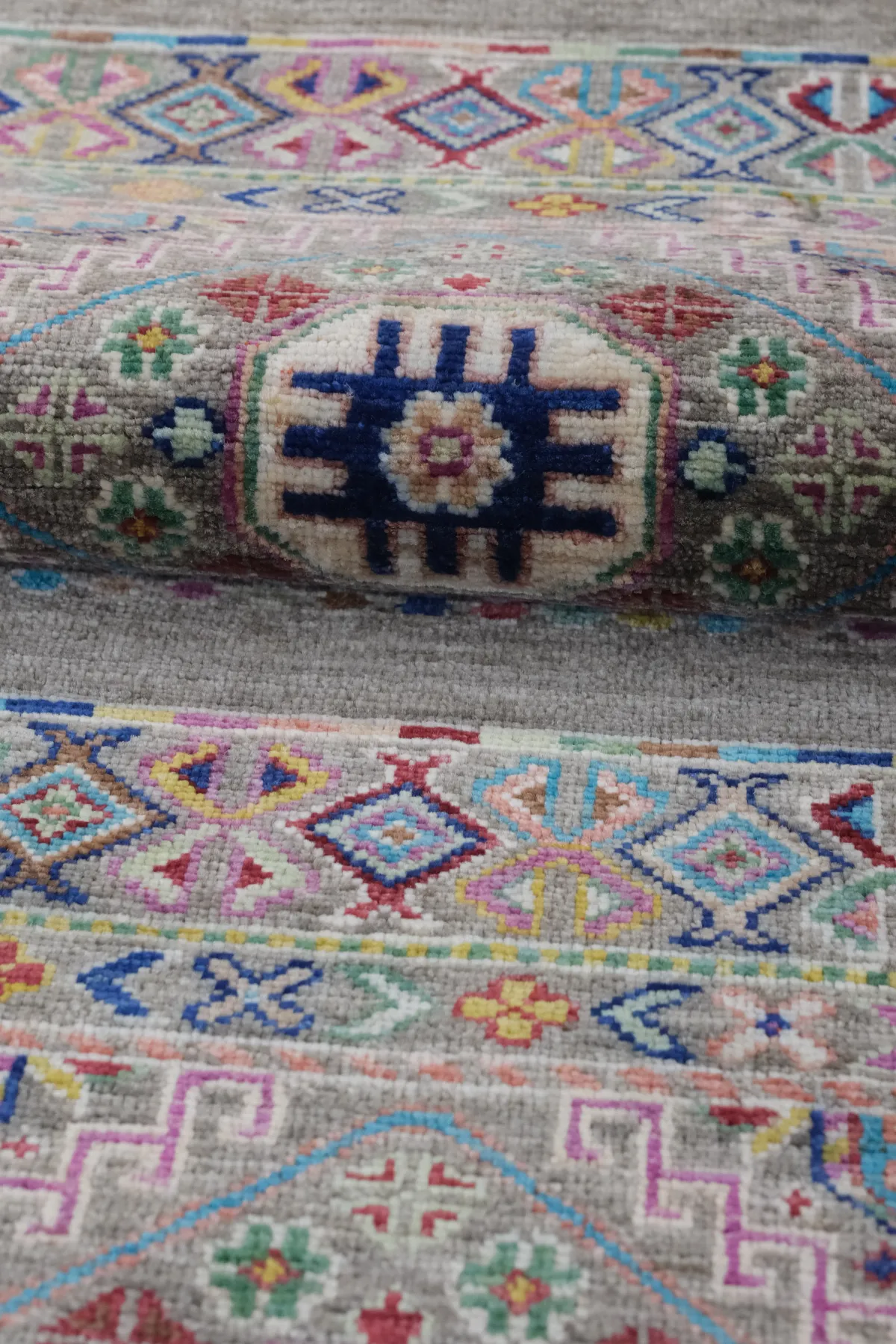 Afgan Halı   %100 Saf Yün   1.91× 1.50 =2.86 m2  35x40ilmek