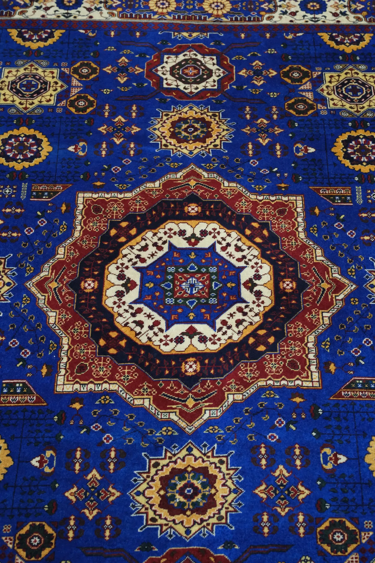 Afgan Halı  %100 Saf Yün  2.00x.1.53= 3.06m2  35x40 ilmek