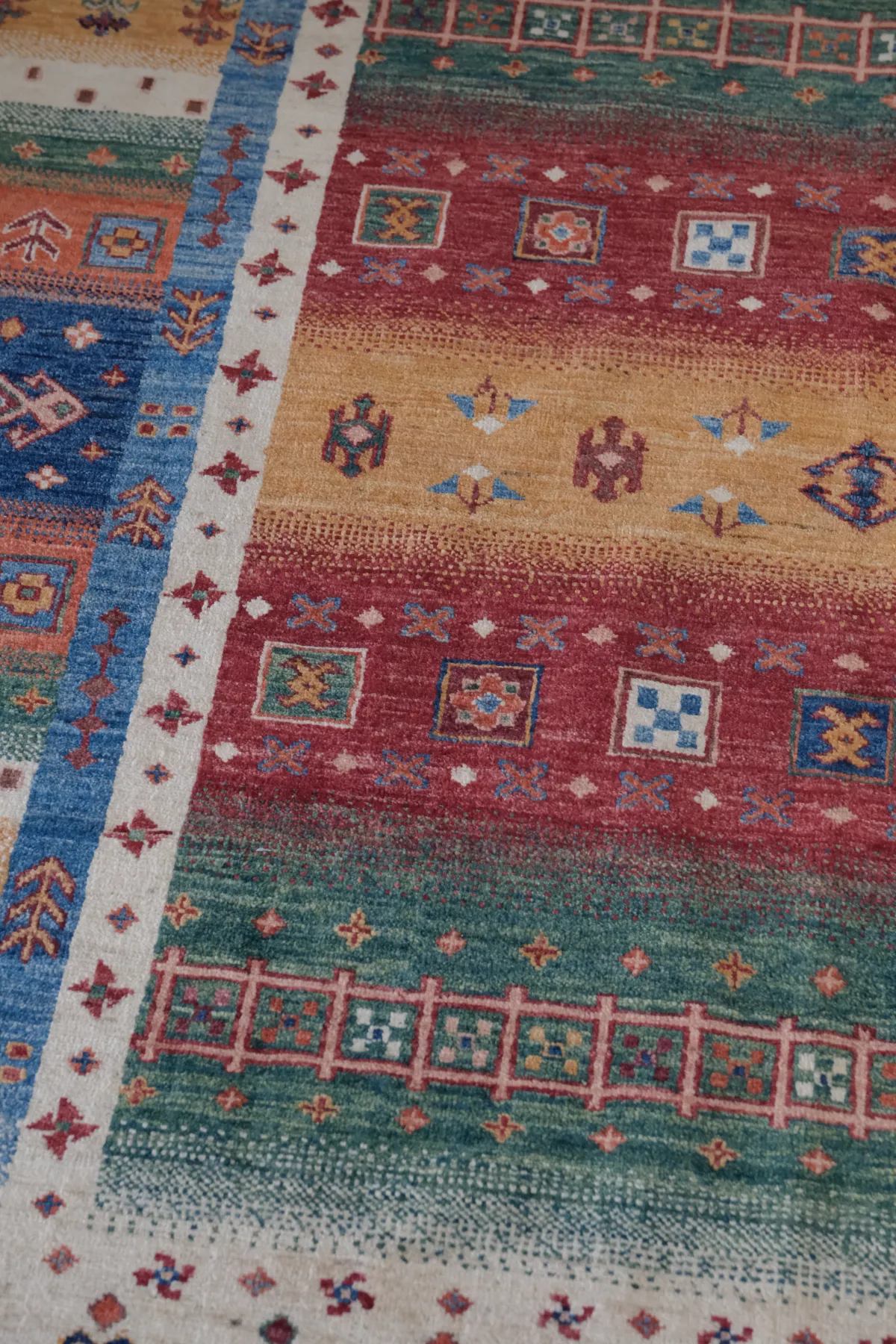 Afgan Halı  %100 Saf Yün  2.00x.1.49= 2.98m2  35x40 ilmek